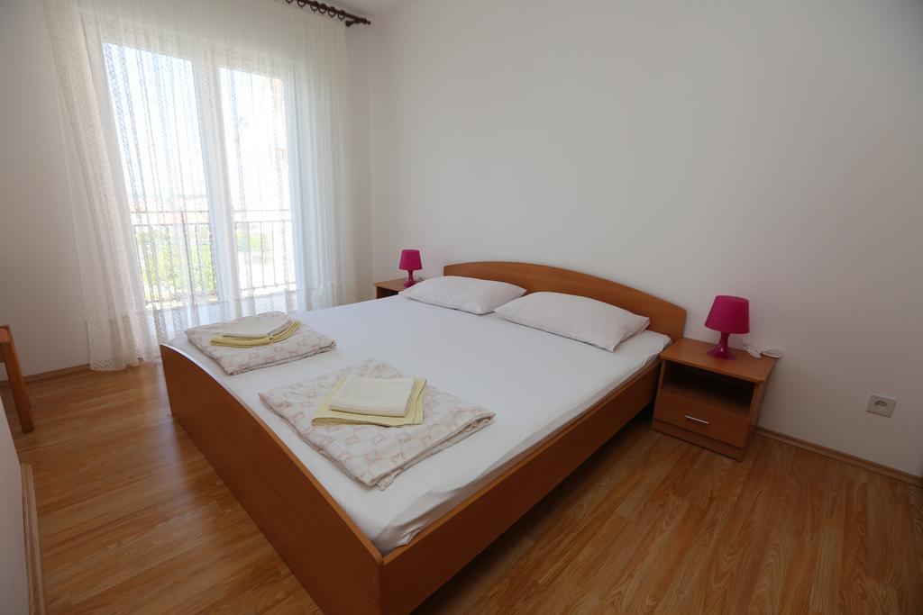 Apartment Davorka Primošten Екстериор снимка