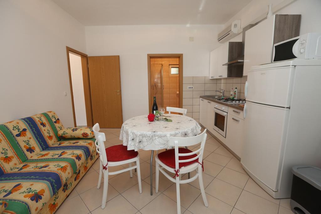 Apartment Davorka Primošten Екстериор снимка